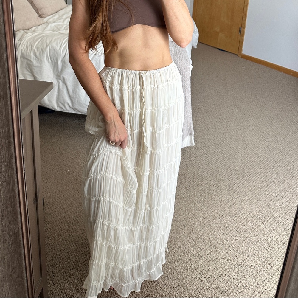 Vivi brand Elegant Cream Skirt